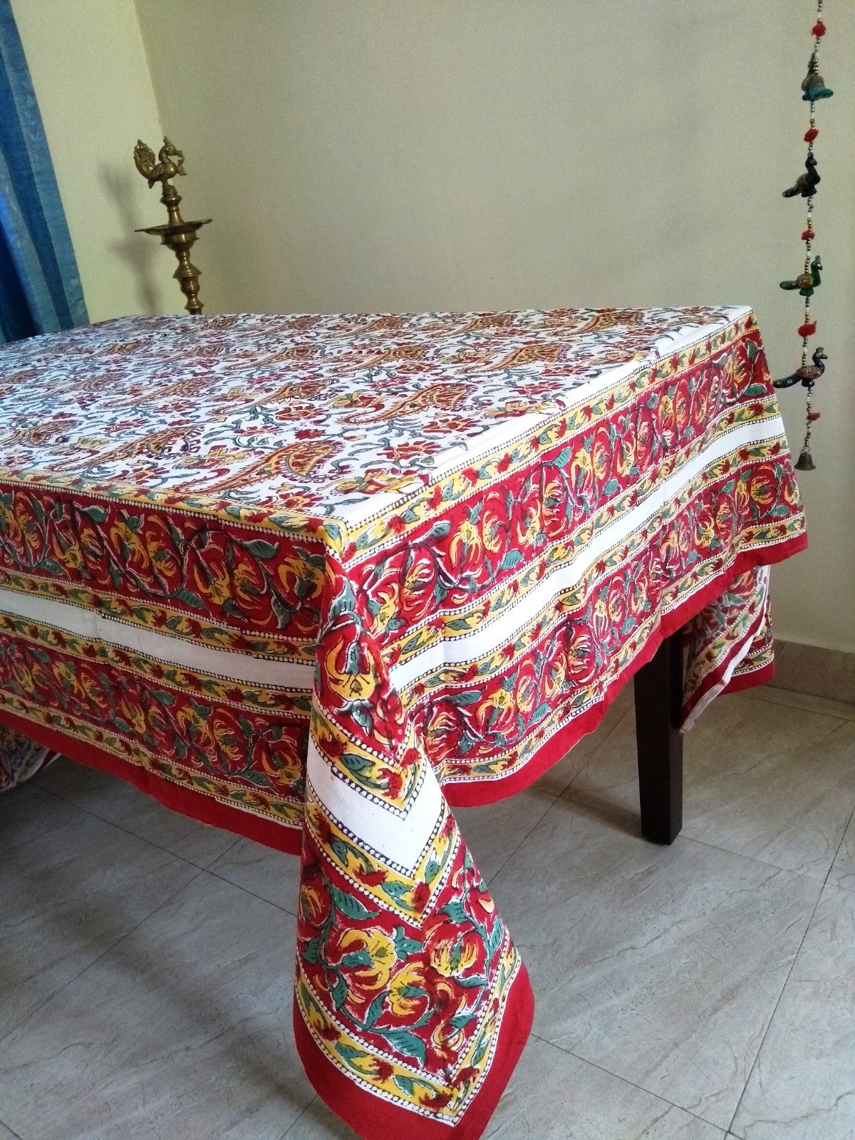 Festive Cotton Paisley Handblock Printed Table Cloth with 6 Napkins – 6 Seater Dining Table Linen