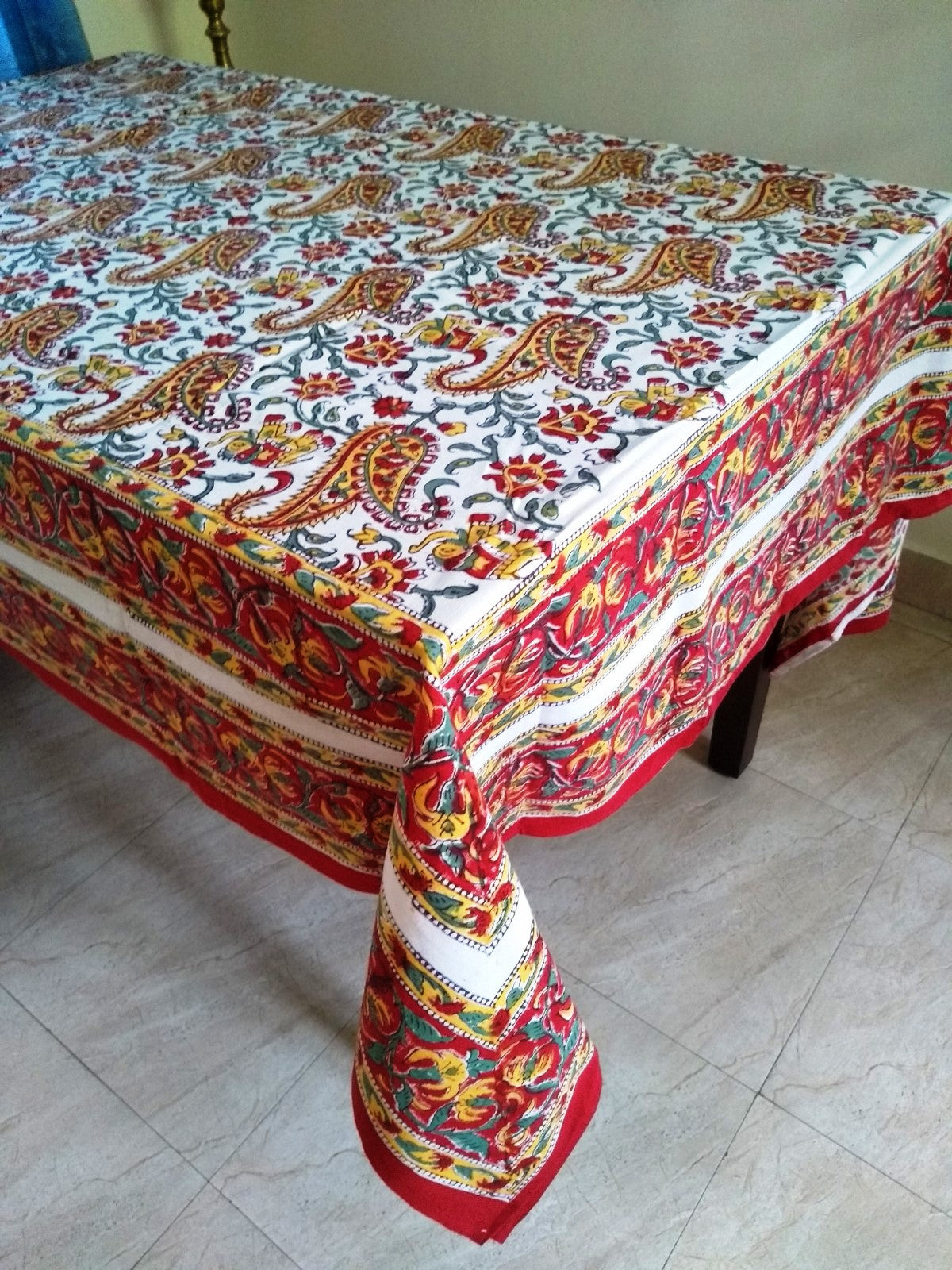 Festive Cotton Paisley Handblock Printed Table Cloth with 6 Napkins – 6 Seater Dining Table Linen