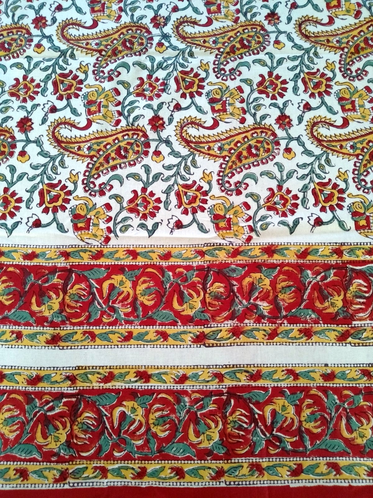 Festive Cotton Paisley Handblock Printed Table Cloth with 6 Napkins – 6 Seater Dining Table Linen