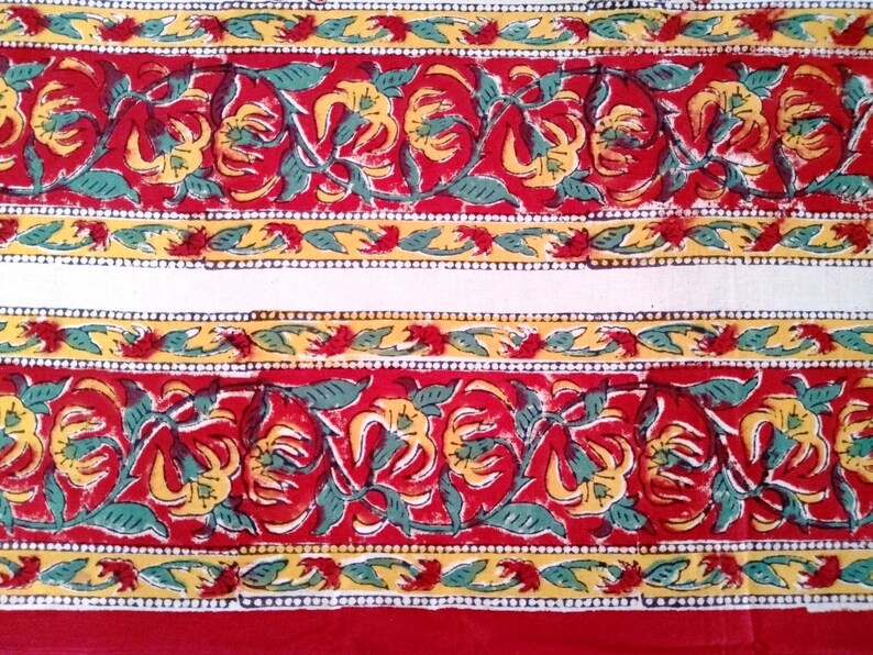 Festive Cotton Paisley Handblock Printed Table Cloth with 6 Napkins – 6 Seater Dining Table Linen