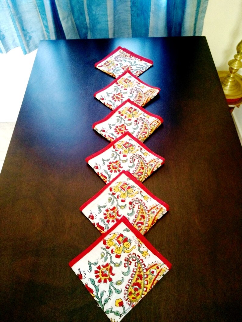 Festive Cotton Paisley Handblock Printed Table Cloth with 6 Napkins – 6 Seater Dining Table Linen