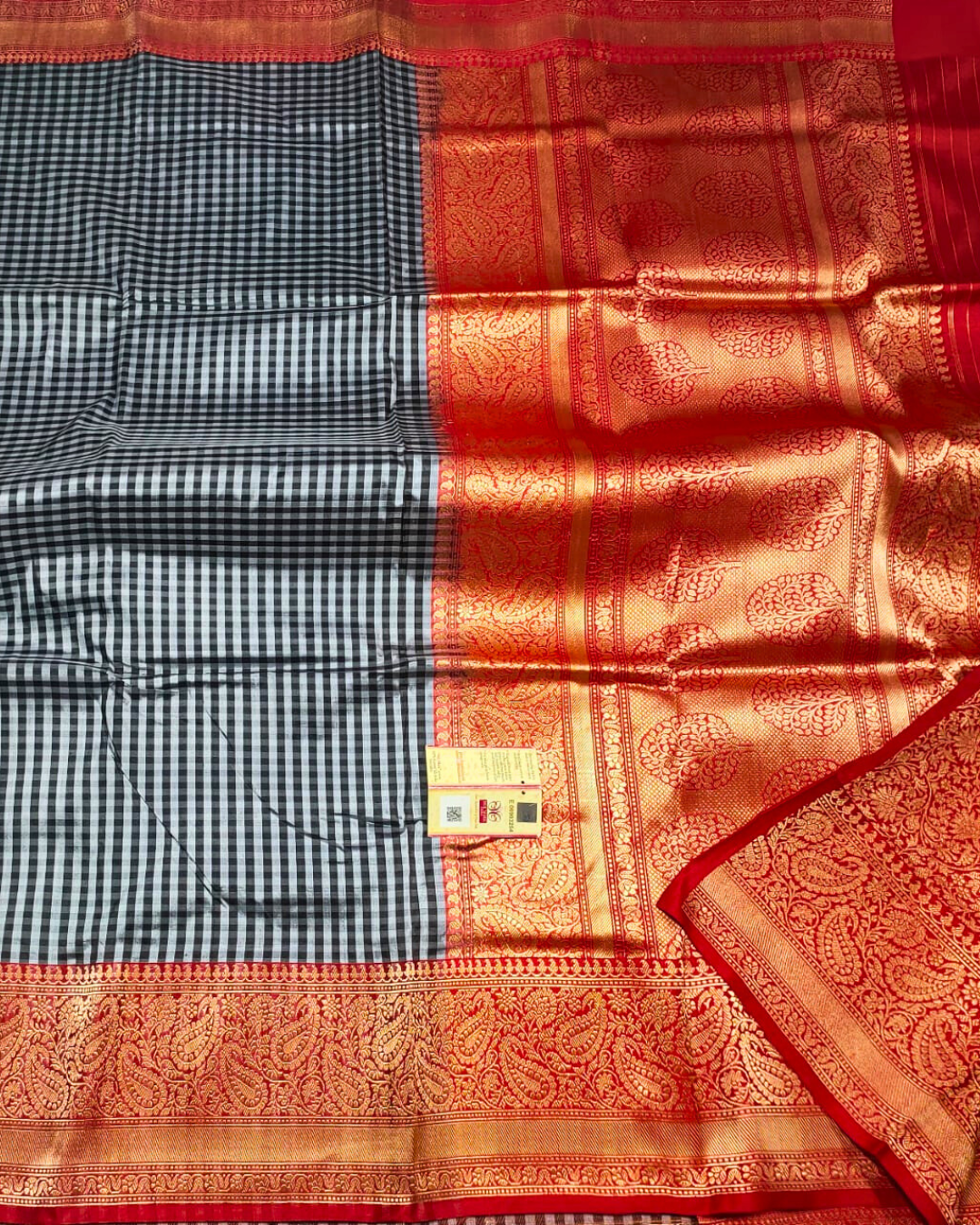 Banarasi  100 % pure silk check  saree  with zari border , FREE  DELIVERY