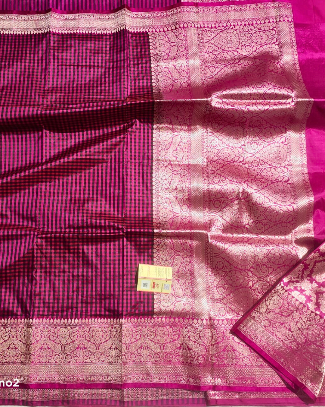 Banarasi  100 % pure silk check  saree  with zari border , FREE  DELIVERY