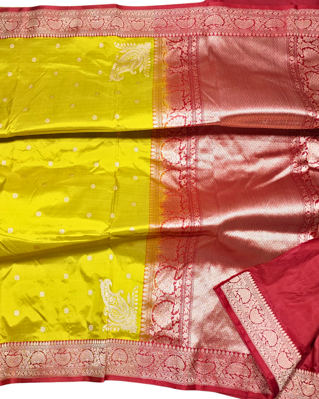 Pure banarasi silk wedding saree  , Handcrafted for Special Occasions