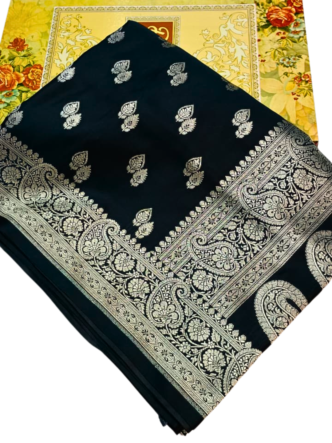 Handwoven Mashru Silk Saree with Heavy Pallu