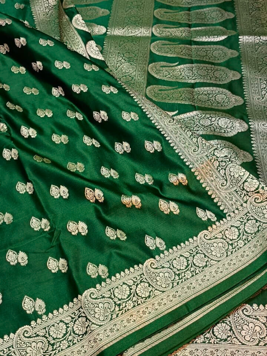 Handwoven Mashru Silk Saree with Heavy Pallu