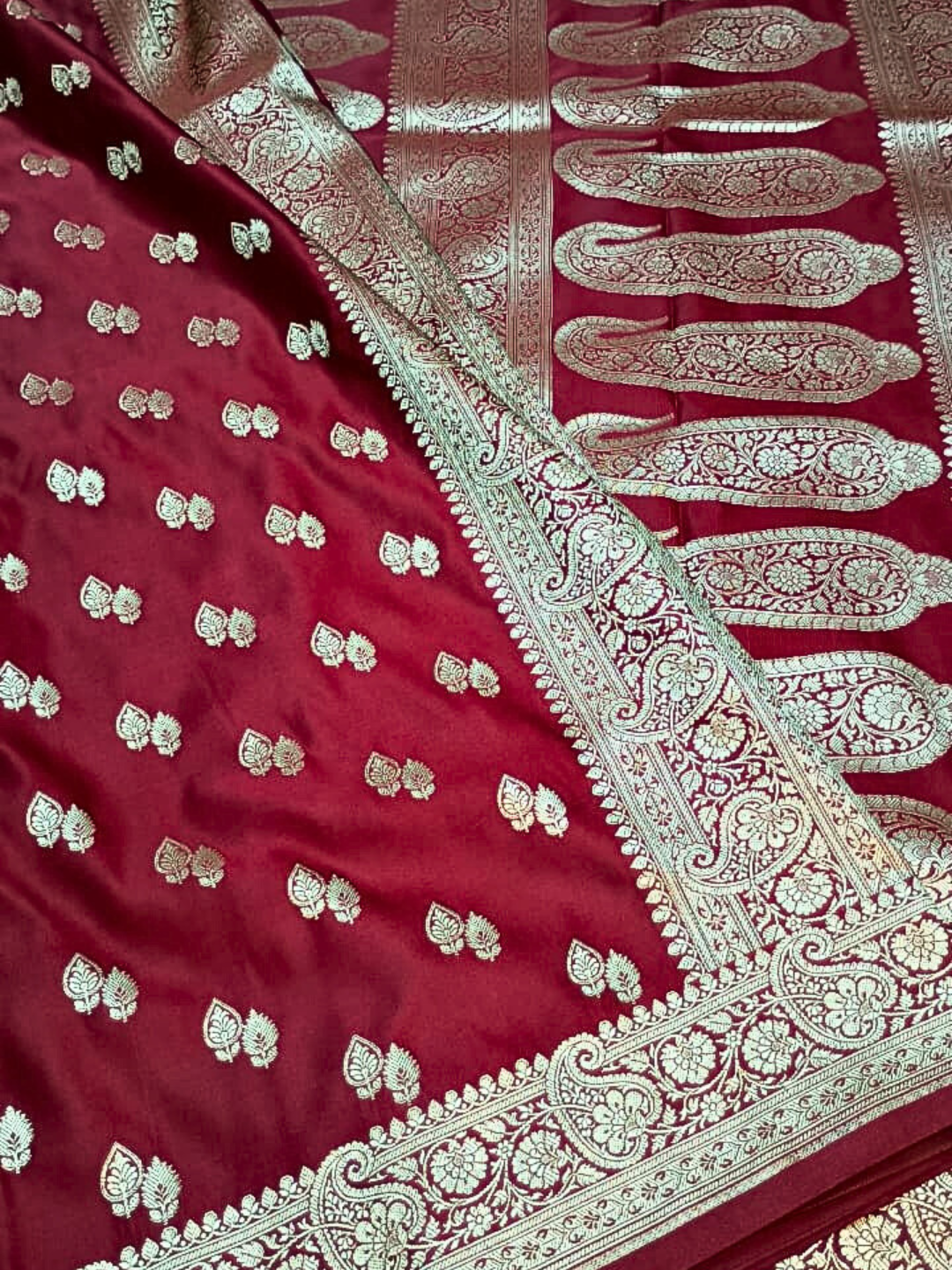 Handwoven Mashru Silk Saree with Heavy Pallu