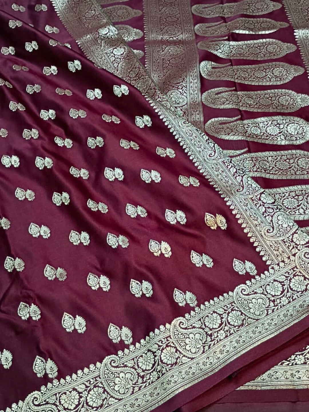 Handwoven Mashru Silk Saree with Heavy Pallu